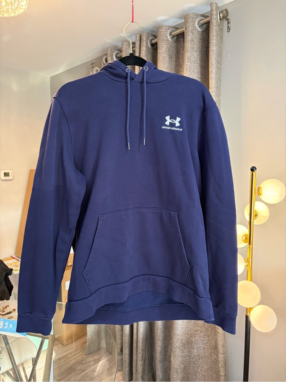 Under Armour Navy Blue Men's Pullover Hoodie. Size Large